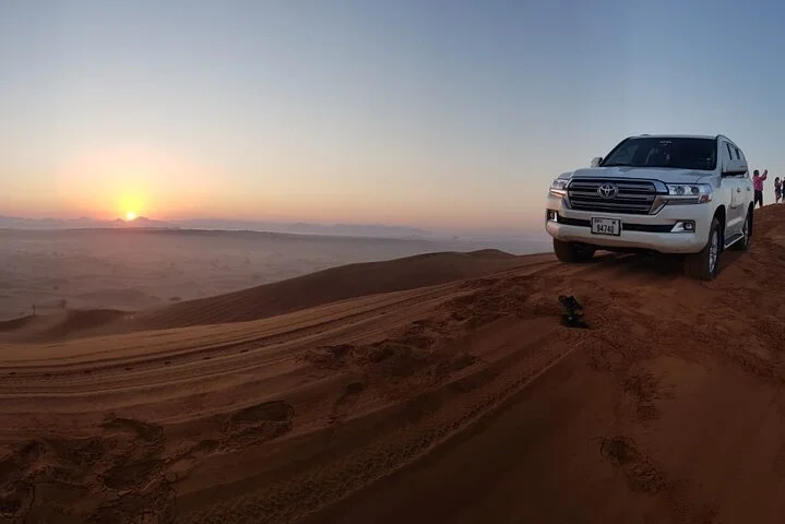 Red Dune Evening Desert Safari with Sandbashing and BBQ Dinner