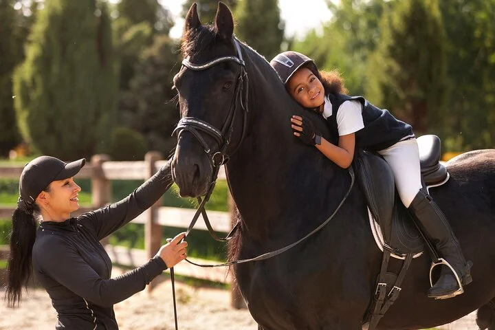 Sunrise Horse Riding Experience in Dubai Desert with Lake View