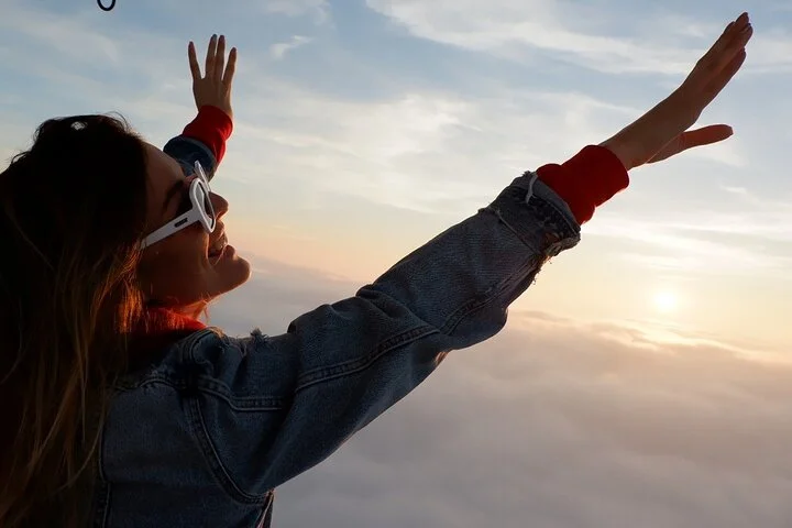 Sunrise Hot Air Balloon Ride with Buffet Breakfast and Camel Ride