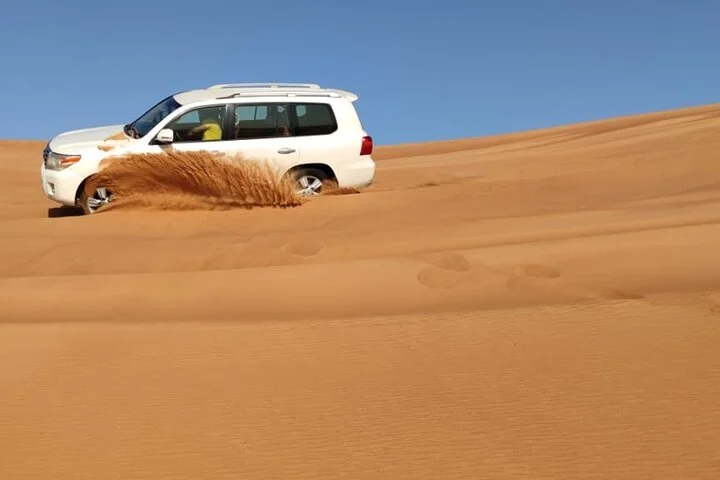 Sunrise Private Desert Safari Tour in Dubai with Breakfast