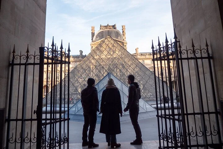 Sunrise Walking Tour: Paris Before the Crowds