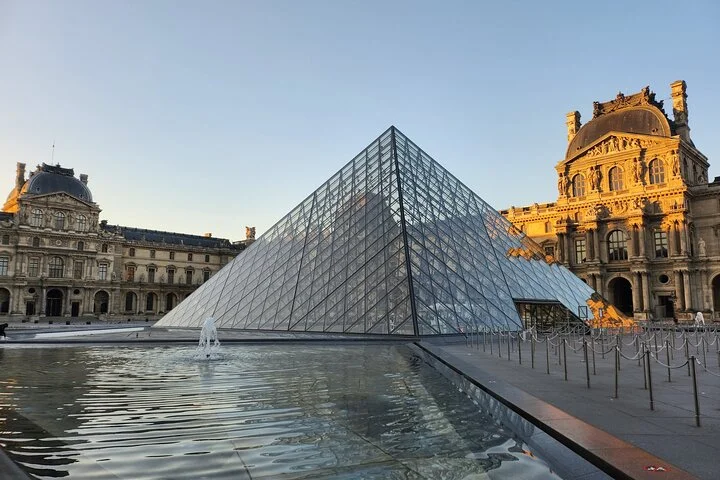 Sunrise Walking Tour: Paris Before the Crowds