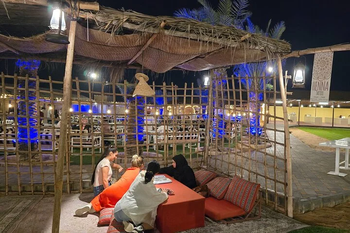 Sunrise/Sunset Desert Safari 4x4 with BBQ and Entertainment Shows