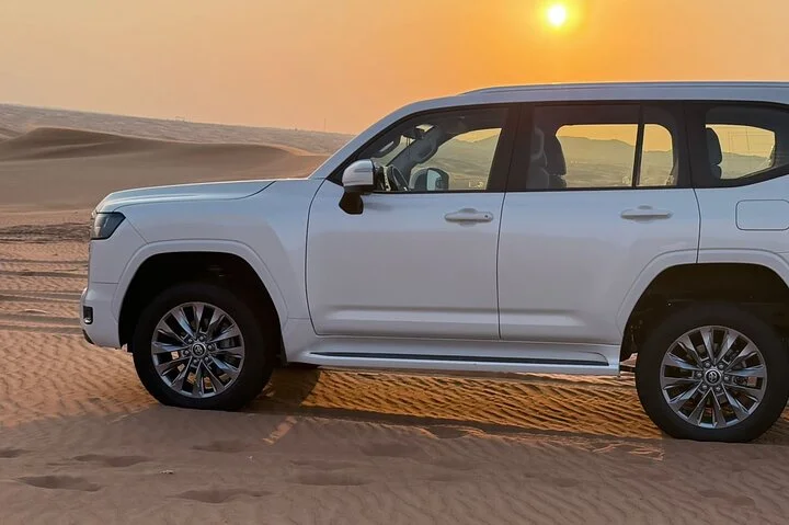 Sunrise/Sunset Desert Safari 4x4 with BBQ and Entertainment Shows