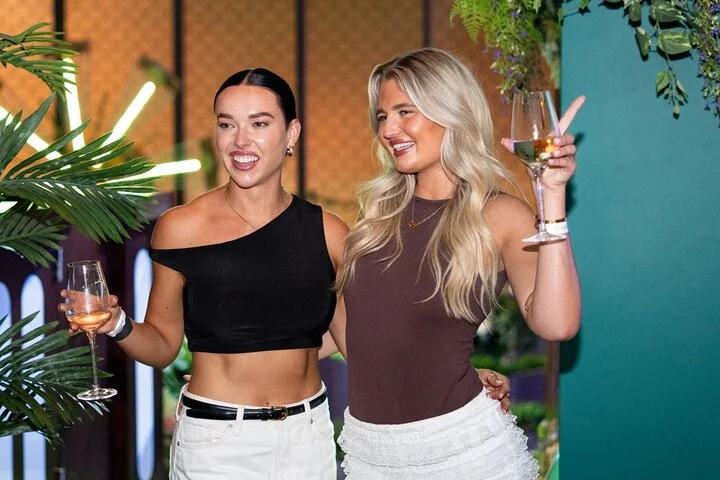 Swingers Dubai Crazy Golf Experience