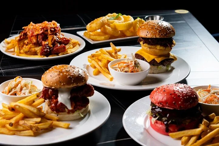 Swingers Dubai Crazy Golf Experience