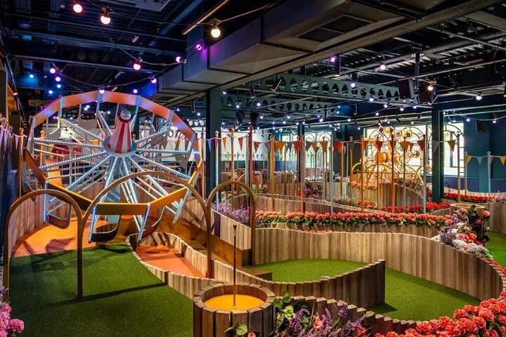 Swingers Dubai Crazy Golf Experience