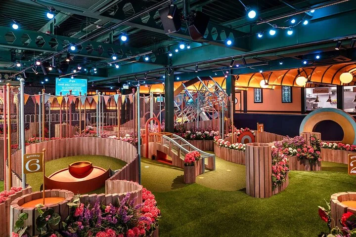 Swingers Dubai Crazy Golf Experience