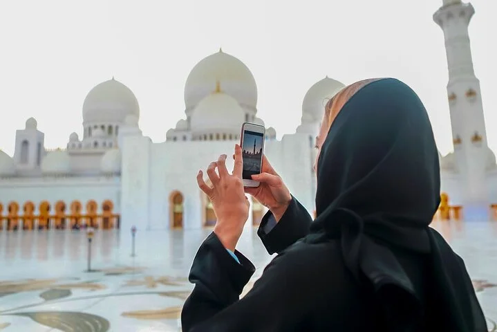 SZ Mosque with Ferrari World & Warner Brother Private Tour