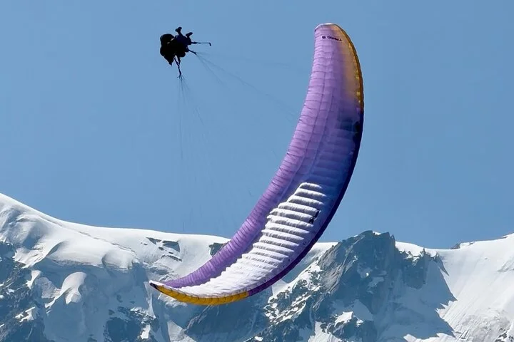Tandem Paragliding Flight to Chamonix Facing Mont Blanc