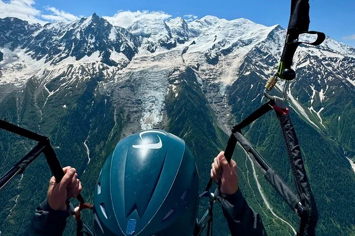 Tandem Paragliding Flight to Chamonix Facing Mont Blanc