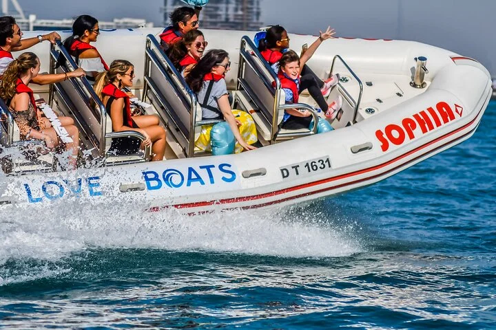The Love Boats Dubai: Enjoy The 90 Minutes Love Tour