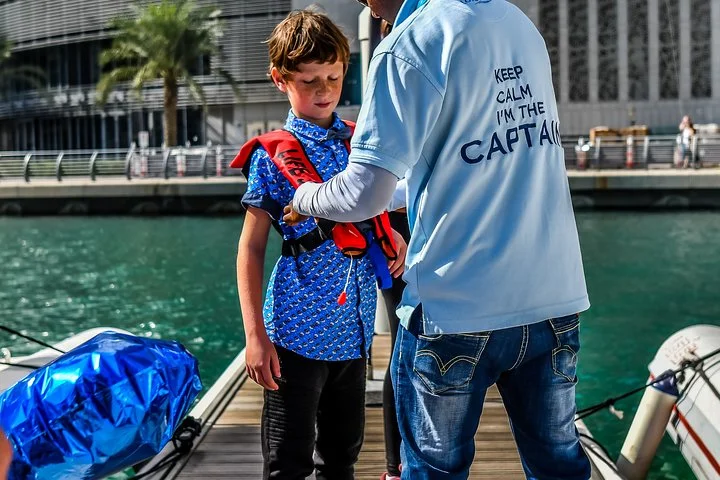 The Love Boats Dubai: Enjoy The 90 Minutes Love Tour