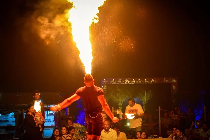 VIP Desert Safari Package with Stretch Limousine Transfers