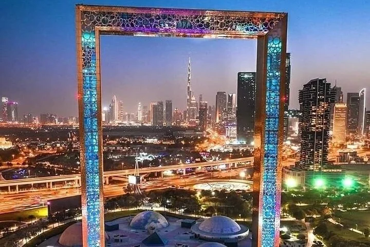 Visit Dubai Frame Tour with Private Transfers